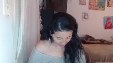 Snapshot of yasmin_love85 chatting on October 6, 5:20 pm yasmin_love85 online show from October 6, 5:20 pm