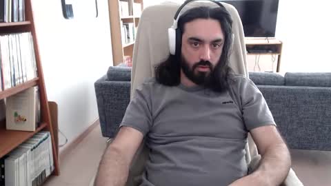 yeeaahoo online show from April 2, 7:15 am