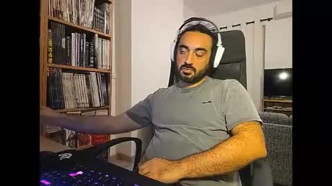 Snapshot of yeeaahoo chatting on September 8, 6:18 pm yeeaahoo online show from September 8, 6:18 pm