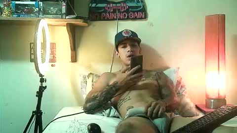 yeisoncastellanos1999 online show from April 28, 6:12 pm