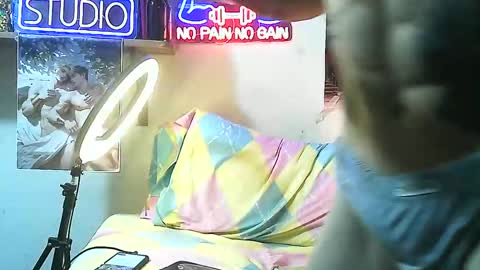 yeisoncastellanos1999 online show from October 30, 4:02 am