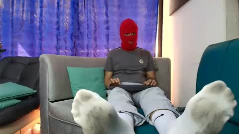 yeisongomezz online show from December 14, 6:58 pm