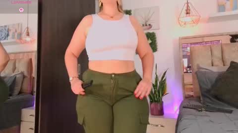 yellow_lily online show from February 9, 4:54 pm