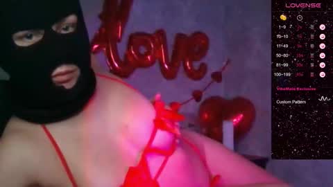 yenmoore online show from February 11, 1:04 pm