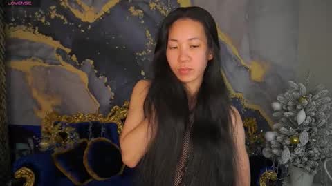 yennstar online show from January 31, 9:45 pm