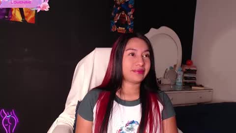 Snapshot of yes2802 chatting on February 14, 2:02 pm Yesi online show from February 14, 2:02 pm