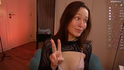 Kiki online show from December 18, 3:29 pm