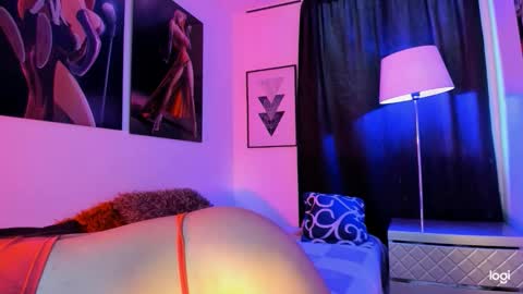 Independent model    online show from February 25, 10:24 pm