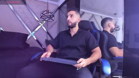 Yiyo online show from April 14, 4:27 am