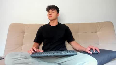 yizus_bonz online show from March 19, 9:42 pm