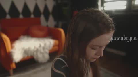 ynnenbrynn online show from February 4, 6:50 am