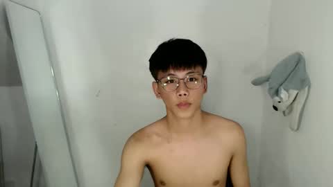 ynotyu online show from April 6, 1:01 pm