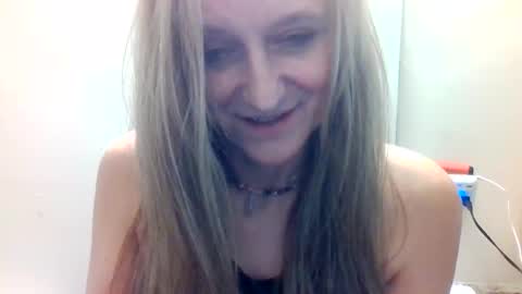 Snapshot of yogabuttttttt chatting on October 10, 5:35 am yogabuttttttt online show from October 10, 5:35 am