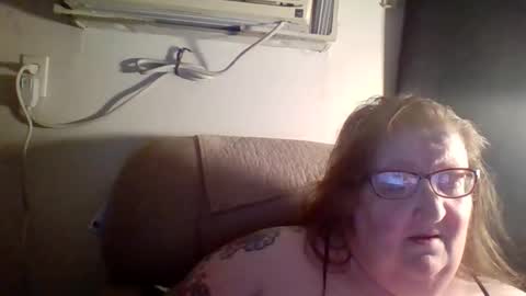 yomoopy online show from May 31, 8:13 am