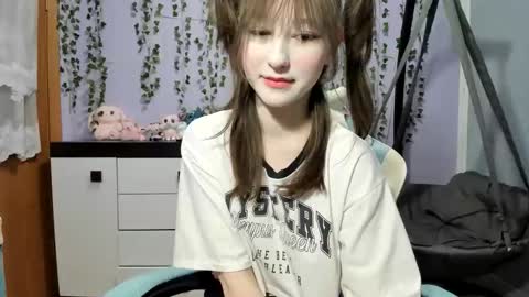 yoonhee_ki online show from March 6, 9:47 pm
