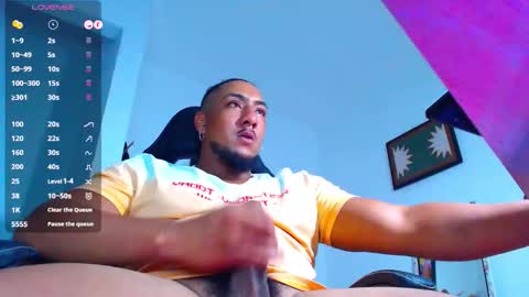 Snapshot of yosoy_enzo2020 chatting on October 22, 5:10 am Enzo online show from October 22, 5:10 am