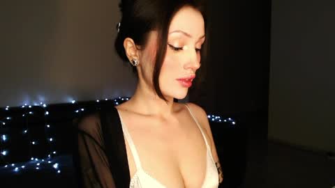 Sophie online show from April 10, 9:19 pm