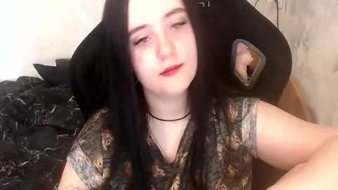 your_8a8y online show from February 19, 11:53 am