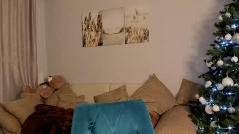 Camilla online show from February 10, 6:35 pm