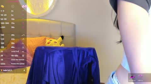 mia3 online show from May 23, 4:19 am