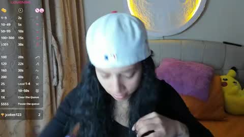 mia3 online show from May 17, 4:11 am
