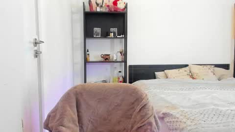 your_bustygirl online show from November 12, 8:27 am