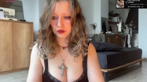 your_coraline_ online show from January 25, 9:57 am