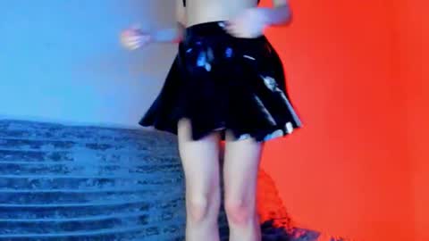 your_favorite_model_ online show from June 28, 5:20 pm