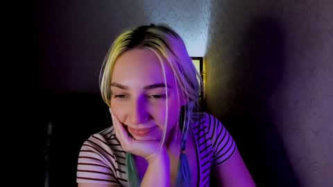 Cora online show from December 5, 4:28 pm