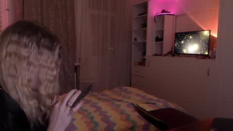 Snapshot of your_horny_friends chatting on January 28, 2:42 pm Your Horny Friends online show from January 28, 2:42 pm