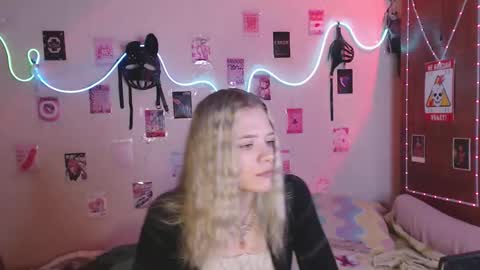 Snapshot of your_horny_friends chatting on September 9, 8:47 am Your Horny Friends online show from September 9, 8:47 am