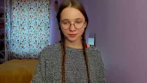 Snapshot of your_leslie chatting on February 25, 2:04 pm Leslie online show from February 25, 2:04 pm