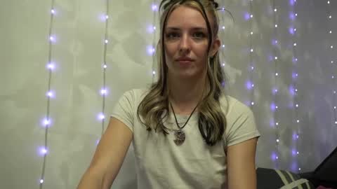 Meri  online show from March 31, 9:48 pm