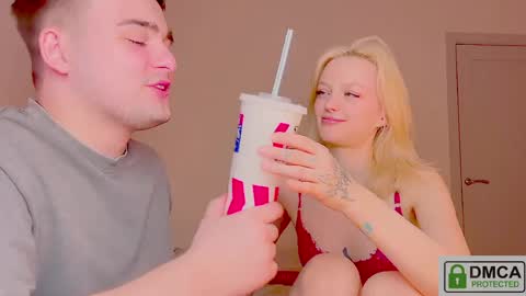 your_molly_mark online show from April 13, 6:12 pm