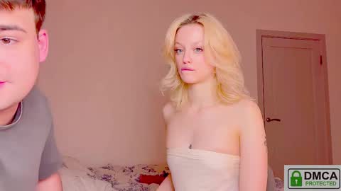 your_molly_mark online show from May 13, 9:57 pm