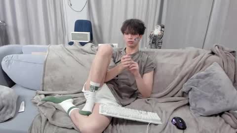 your_shy_guy online show from March 11, 10:42 pm