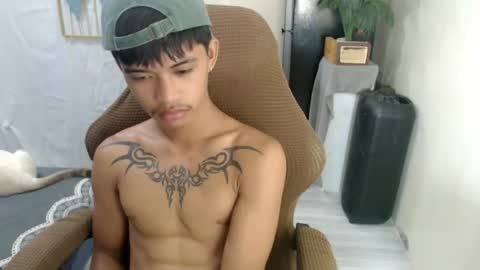 yourasian_eric online show from July 22, 4:58 am