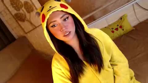 JEN  online show from March 1, 1:26 pm