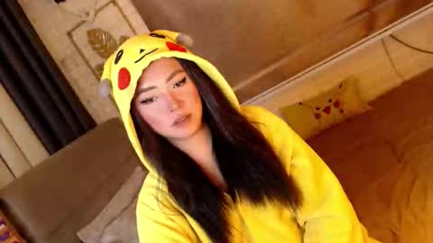 JEN  online show from March 8, 1:15 pm