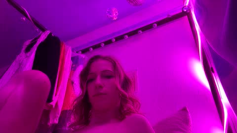 youreinheaven online show from October 28, 10:49 am