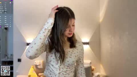 Emilia online show from April 14, 8:17 am