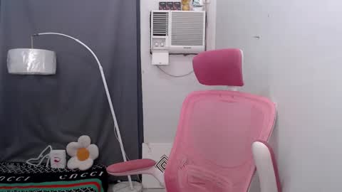 Snapshot of yourhotpatricia69 chatting on January 12, 6:37 pm patty online show from January 12, 6:37 pm