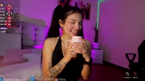 yourlittlefantasyy online show from June 22, 1:07 pm