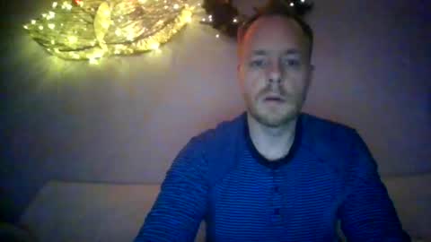 yourlove8523 online show from December 17, 4:08 am