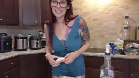 Yournaughtysuccubus online show from January 4, 12:05 am