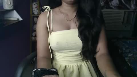 yoursassy_girl online show from May 7, 6:36 pm