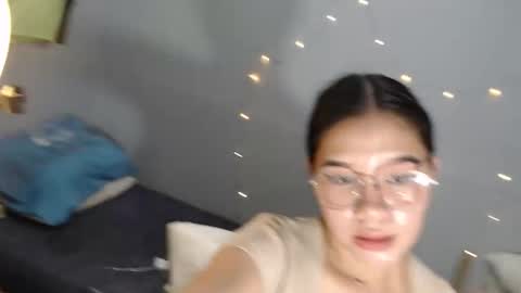 yoursexy_reb online show from December 18, 1:06 pm