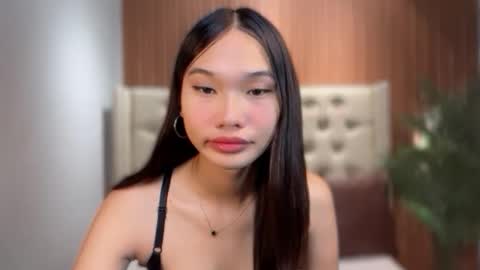 yoursluttyashxx online show from March 12, 5:16 pm