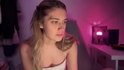 Snapshot of yoursweet_couple chatting on September 23, 9:21 pm yoursweet_couple online show from September 23, 9:21 pm