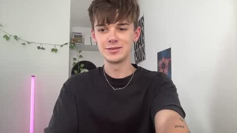 yoursweetyguy online show from July 31, 3:57 pm